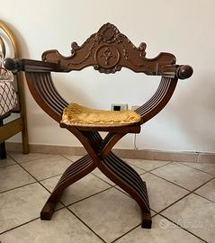 Sedia Savonarola in legno con cuscino