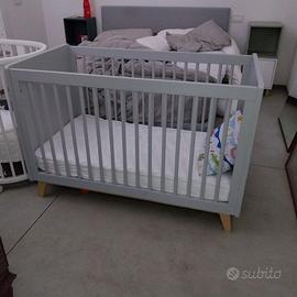 Lettino rettangolare con sponde e doghe