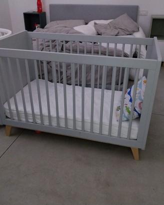 Lettino rettangolare con sponde e doghe