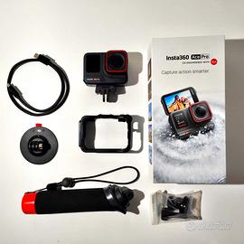 INSTA360 ACE PRO + IMPUGNATURA GALLEGGIANTE