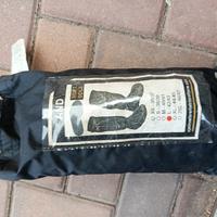 tuta e calzari anti acqua per moto