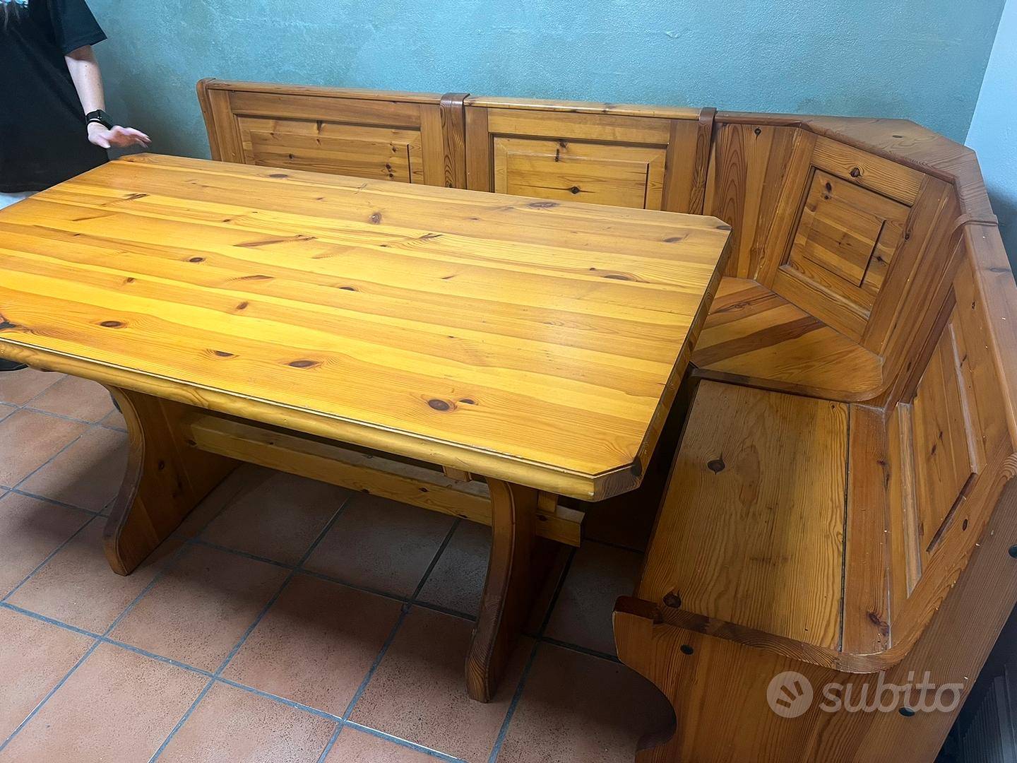 Tavolo in legno rustico con panca e sedie - Arredamento e Casalinghi In  vendita a Verona
