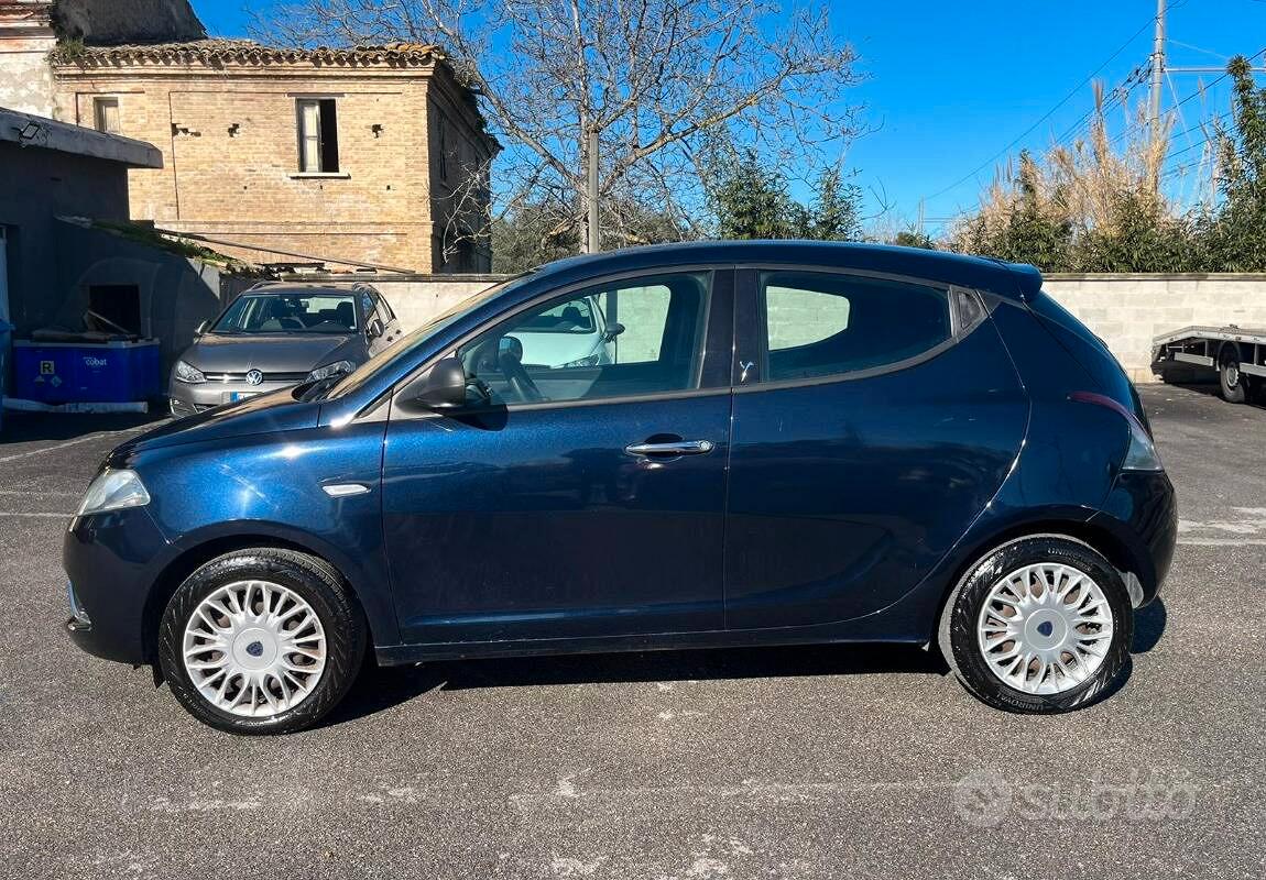 Lancia Ypsilon 2016 photo 2