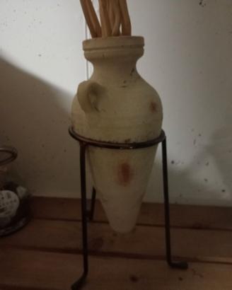 Vaso di design con supporto
