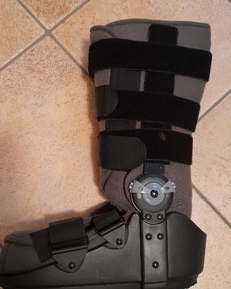 Tutore walker snodato per riabilitazione