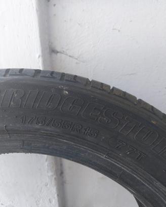 4 pneumatici Bridgestone 175/55 R15 77T