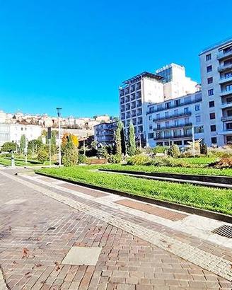 Immobile di 675 m² con 4 locali a Bergamo