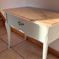 Comodino in legno e marmo