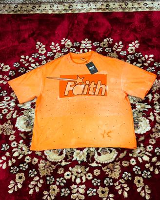 Maglietta Faith arancione con grafica 🌟