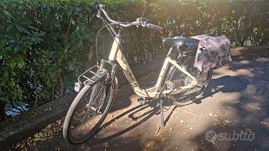 Bici da donna assistita