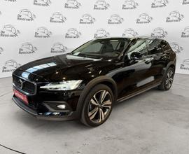 Volvo V60 Cross Country B4 (d) AWD automatico...