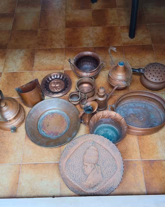 Vasellame vintage in rame.
