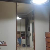 Armadio scorrevole, divano letto vintage,vetrinett