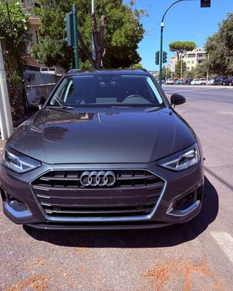 Audi A4 Avant 35 TDI S tronic Business Advanced PD