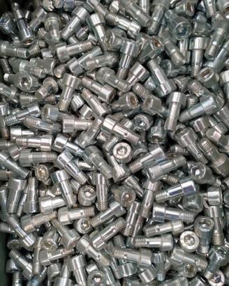 150 viti TCEI 8x20 parzialmente filettate