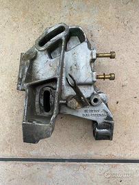 Supporto pompa servofreno Mercedes 240D w123