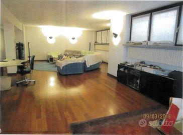 Immobile in asta di 676 m² con più di 5 locali e b