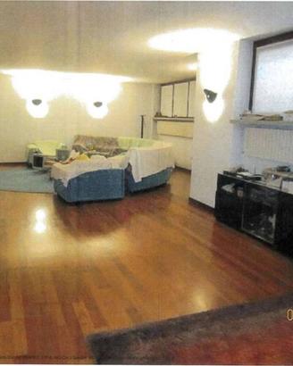 Immobile in asta di 676 m² con più di 5 locali e b