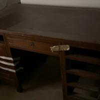 Scrivania in legno fine 800