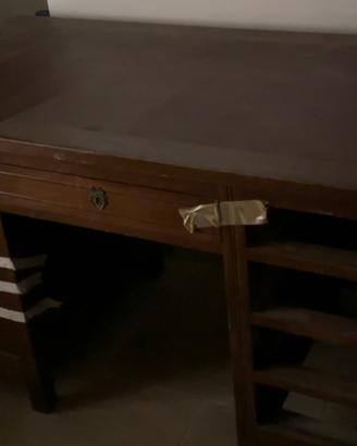 Scrivania in legno fine 800