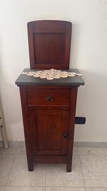 Splendidi comodini antichi – prezzo trattabile