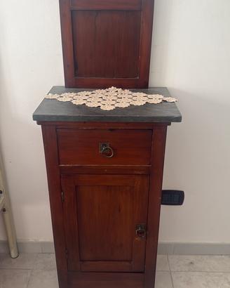 Splendidi comodini antichi – prezzo trattabile
