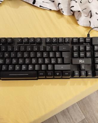 Tastiera da gaming Rii RGB cablata