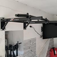 Attrezzo per trazioni