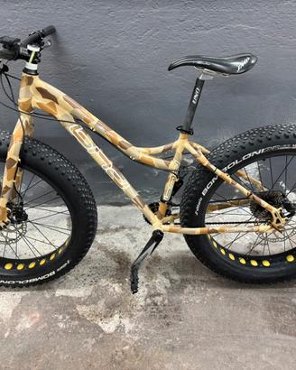 Mountain bike maculata