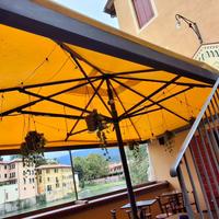 Ombrellone giallo retraibile 4mt x 5 mt con base