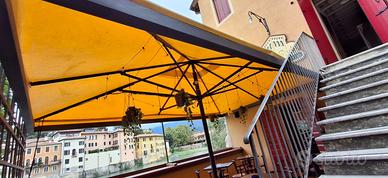 Ombrellone giallo retraibile 4mt x 5 mt con base