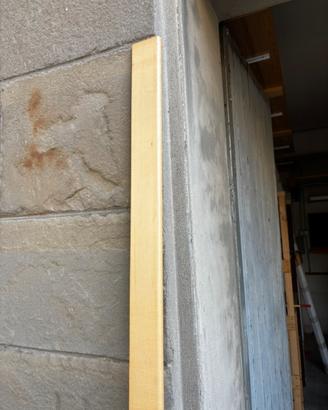 Battiscopa nuovo in legno