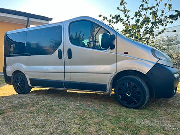 Van 9 posti Vivaro Opel