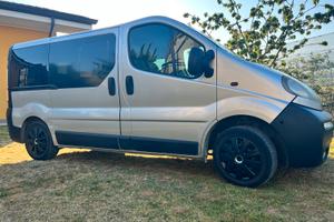 Van 9 posti Vivaro Opel
