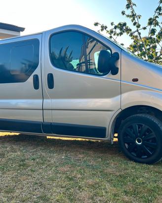 Van 9 posti Vivaro Opel