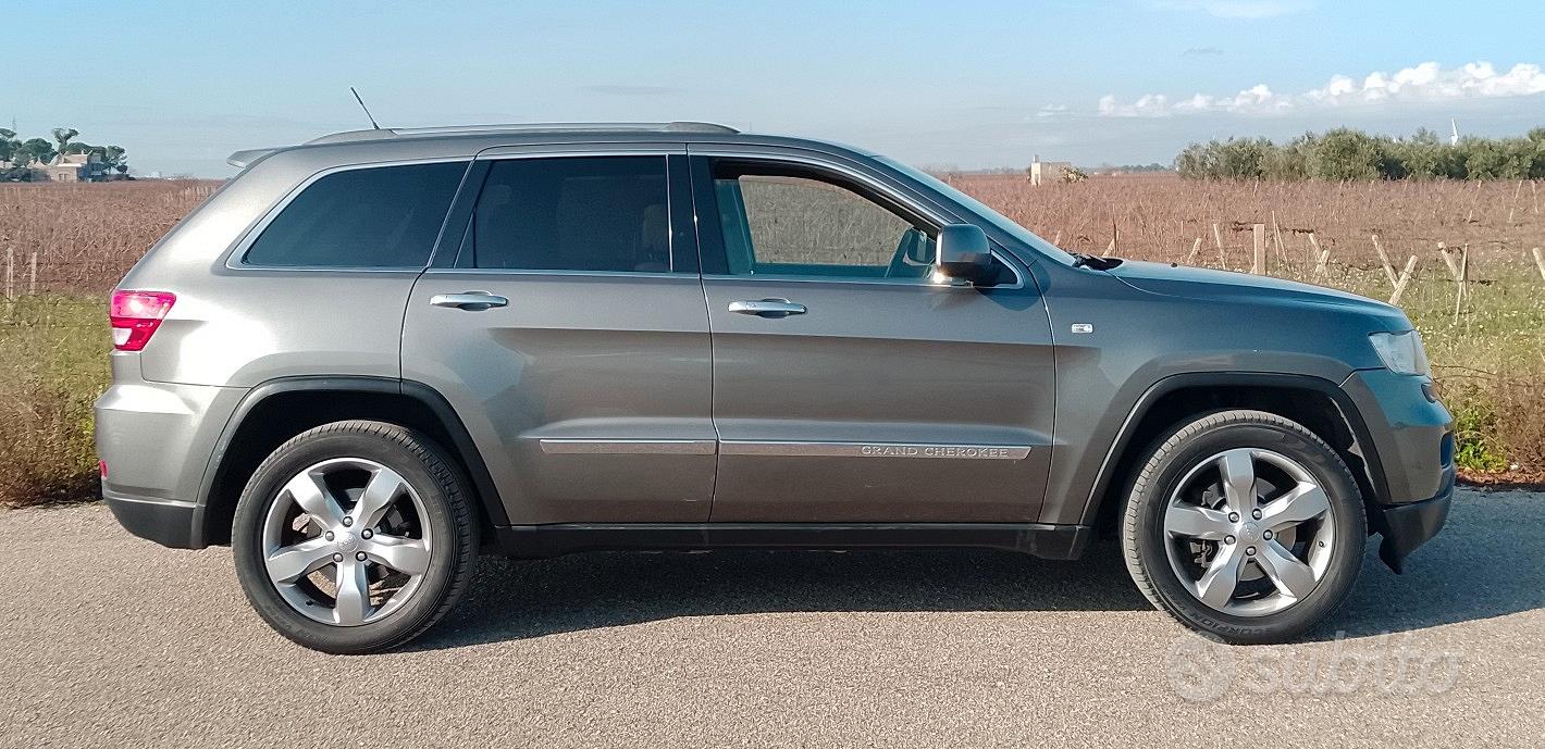 Jeep Grand Cherokee 2012 photo 2