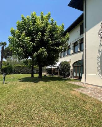 Villa di 460 m² con più di 5 locali e box auto dop