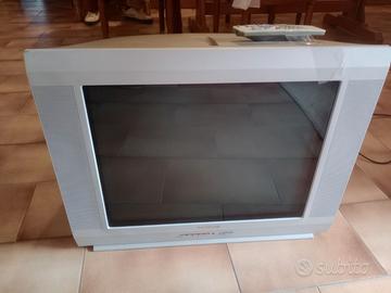 Televisore di vecchia generazione