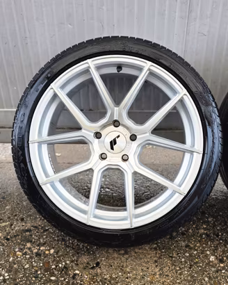 Cerchi JR30 18x8 ET40 + gomme