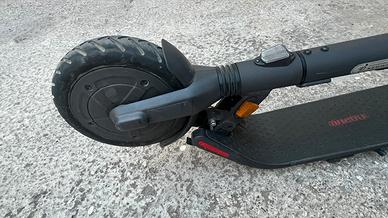 Monopattino elettrico Ninebot