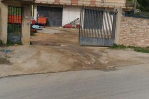 Palazzina a Camporeale con magazzino