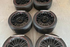 8 cerchi da 18 porsche monodado + 5x130 per pista 