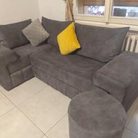 Divano Angolare Grigio Scuro con Pouf abbinato