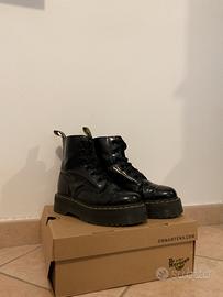 Dr. Martens Molly Platform con lacci in raso nere