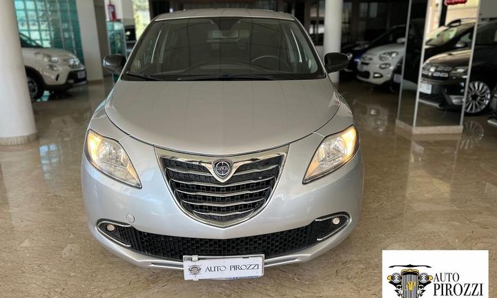 LANCIA YPSILON AUTOM 0.9 BENZ ANNO 2012 108000KM