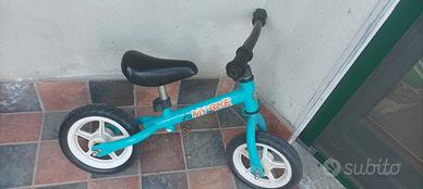 Bicicletta senza pedali 