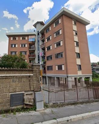 Quadrilocale in zona tuoro cappuccini