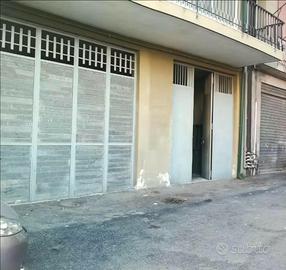 Garage 40mq Acicatena zona farmacia Leone