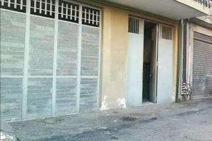 Garage 40mq Acicatena zona farmacia Leone