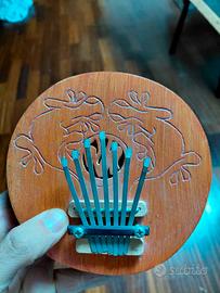 Kalimba pianoforte a pollice